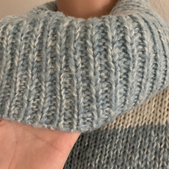 Allison Andrews Blue Color Block Knitted Turtleneck Sweater - Picture 5 of 7